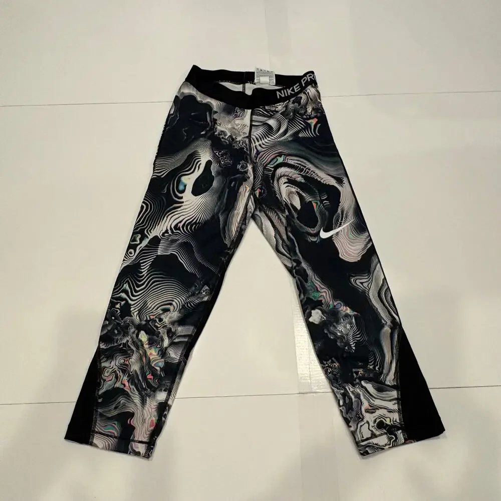 Nike “Glitch” leggings